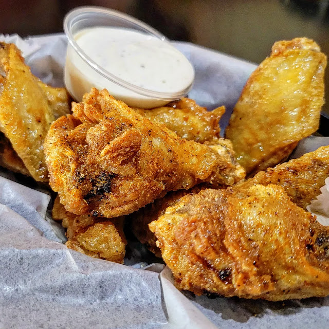 Wings & Breadsticks -