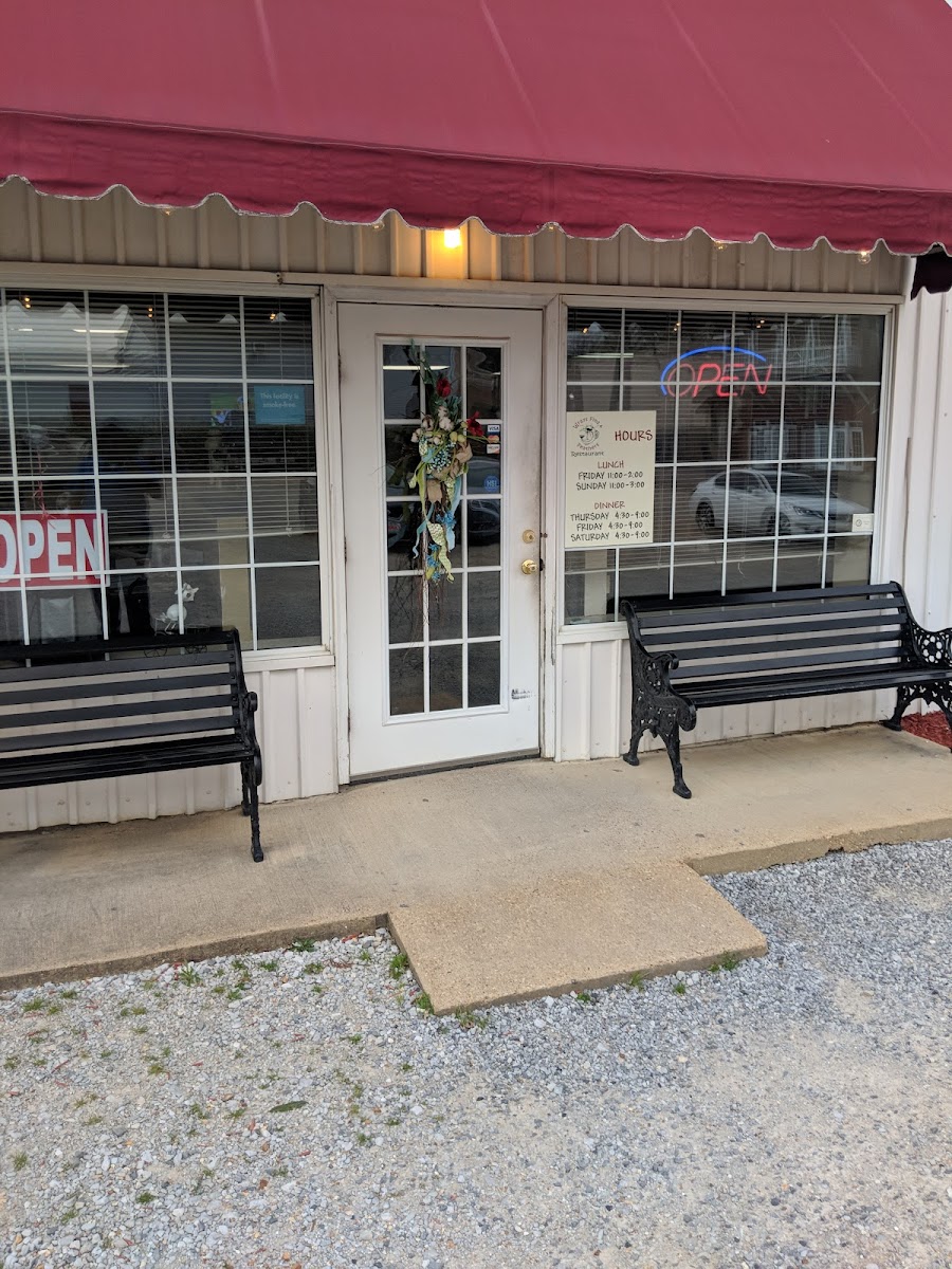 Fins & Feathers Restaurant