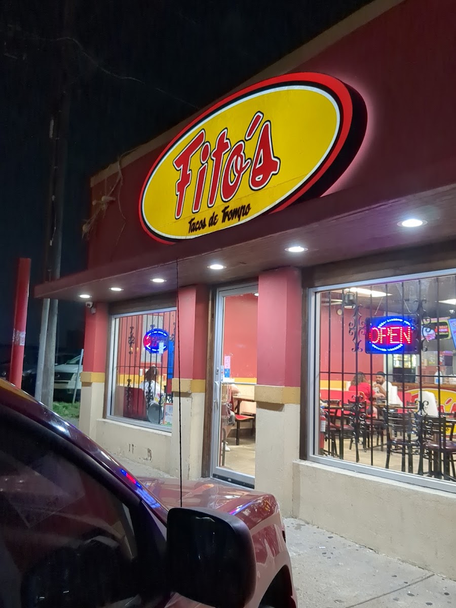 Fito's Tacos De Trompo