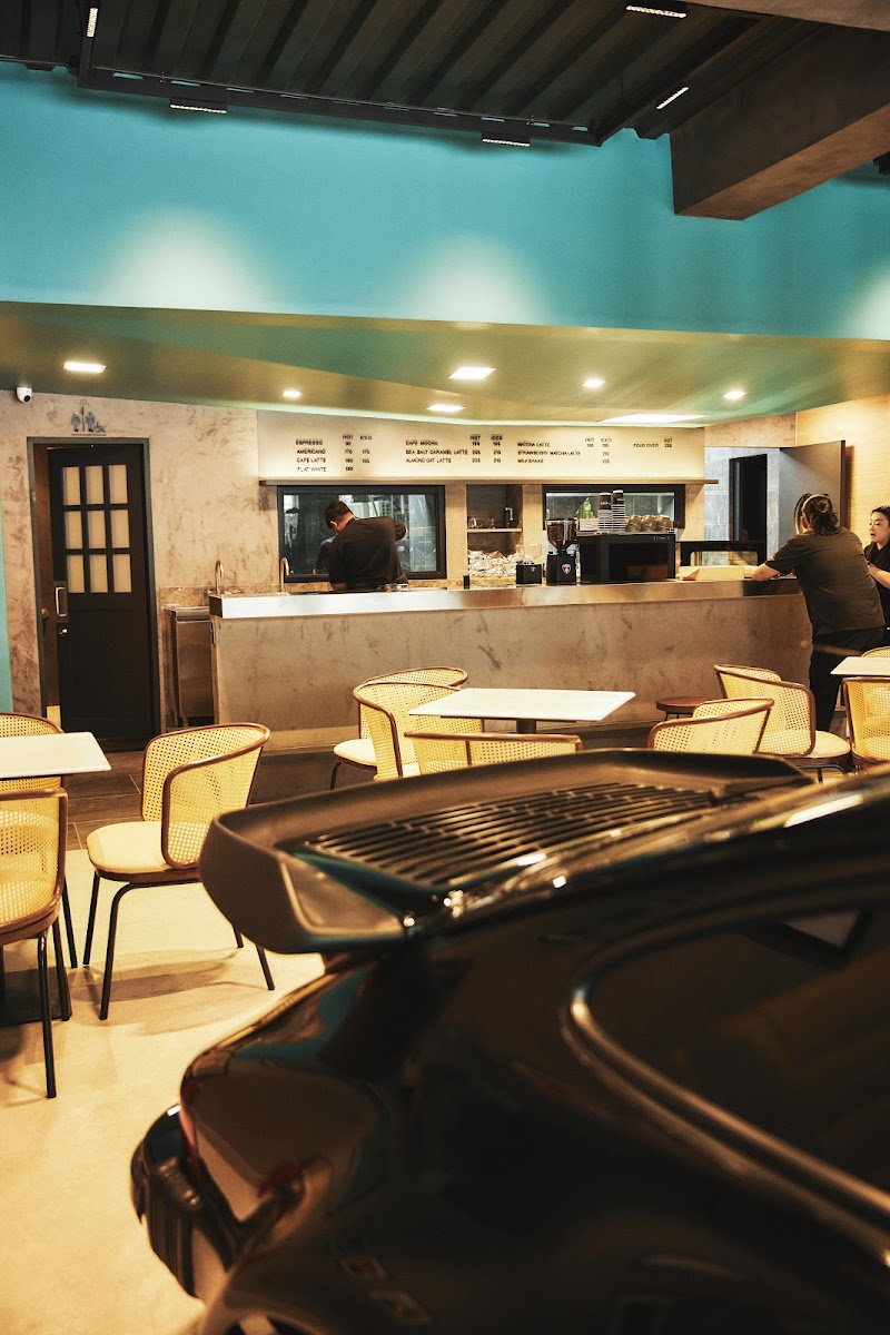 Flatsix Cafe