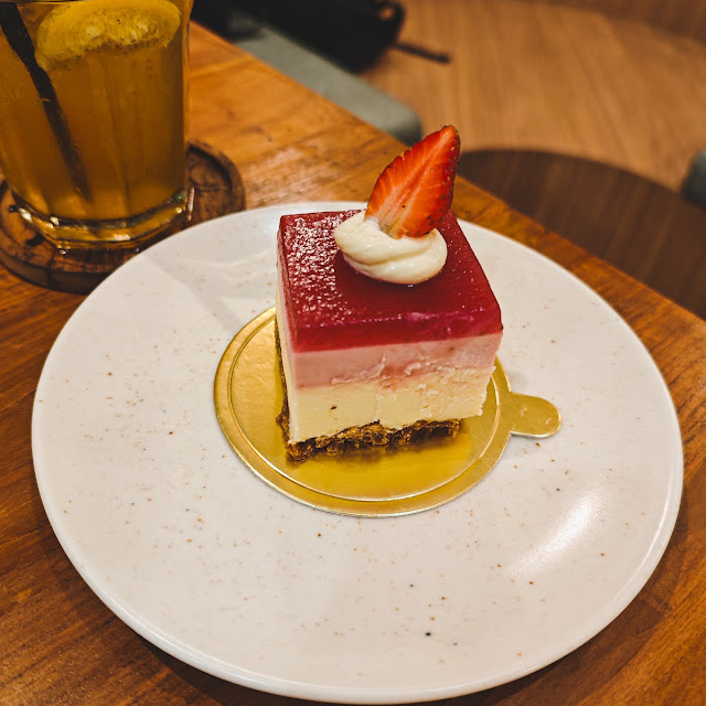 Sweet Berry Cheesecake