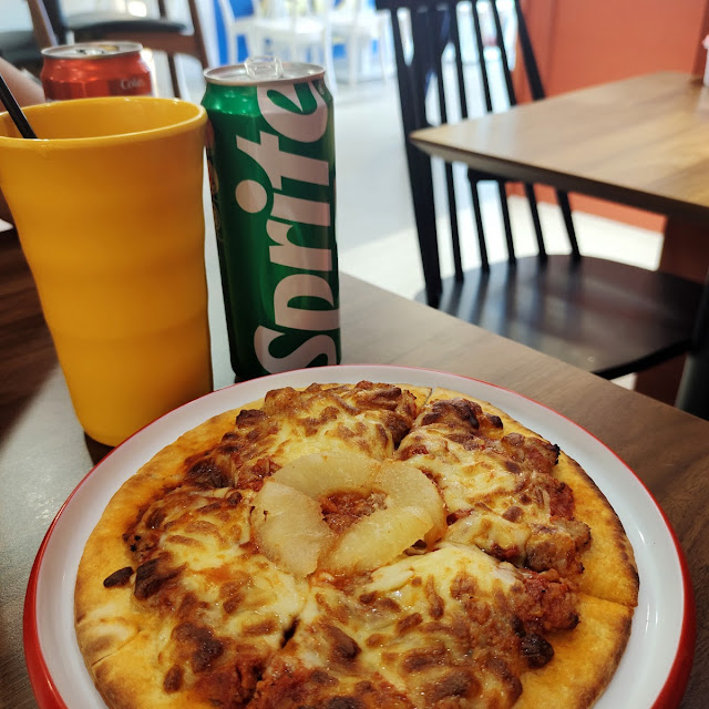 Hawaiian Pizza