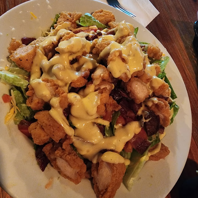 blt Salad w Crispy Chicken