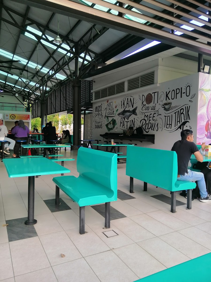 Food Court Puncak Perdana