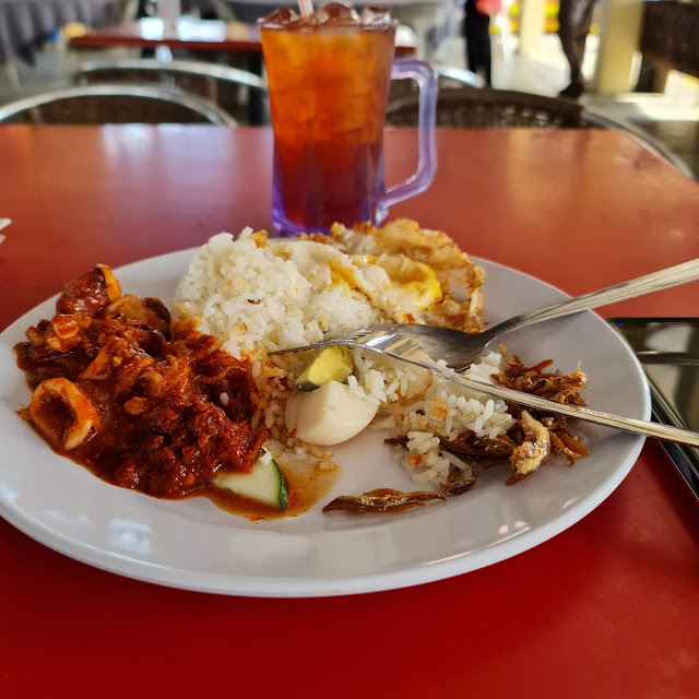 Nasi Lemak Sambal Sotong