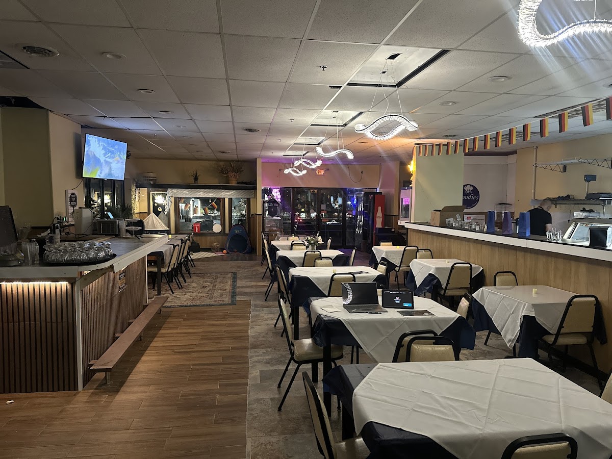 Foodies Restaurant & Catering