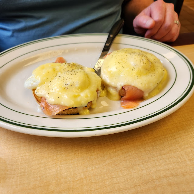 Eggs Benedict