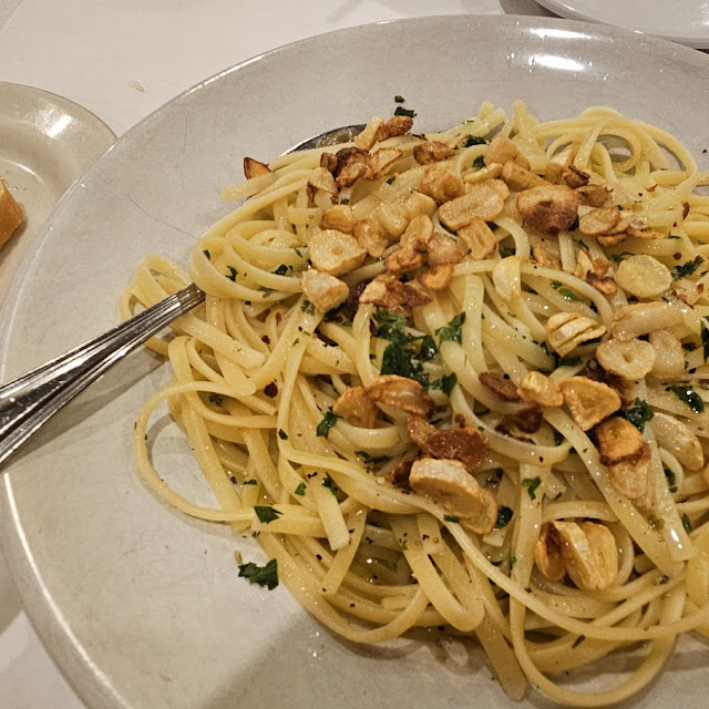 Linguini with Garlic & Oil