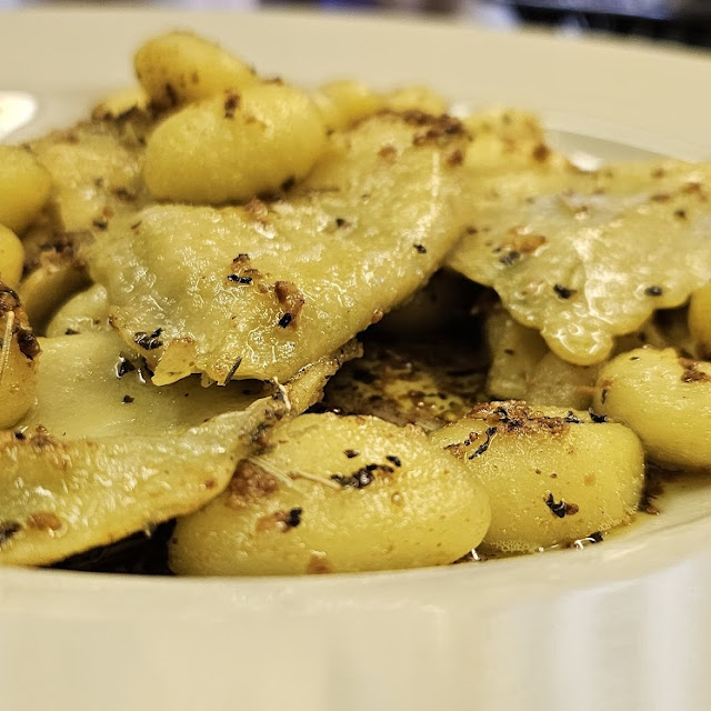 Spinach and Mozzarella Stuffed Ravioli in a Garlic Butter Sauce