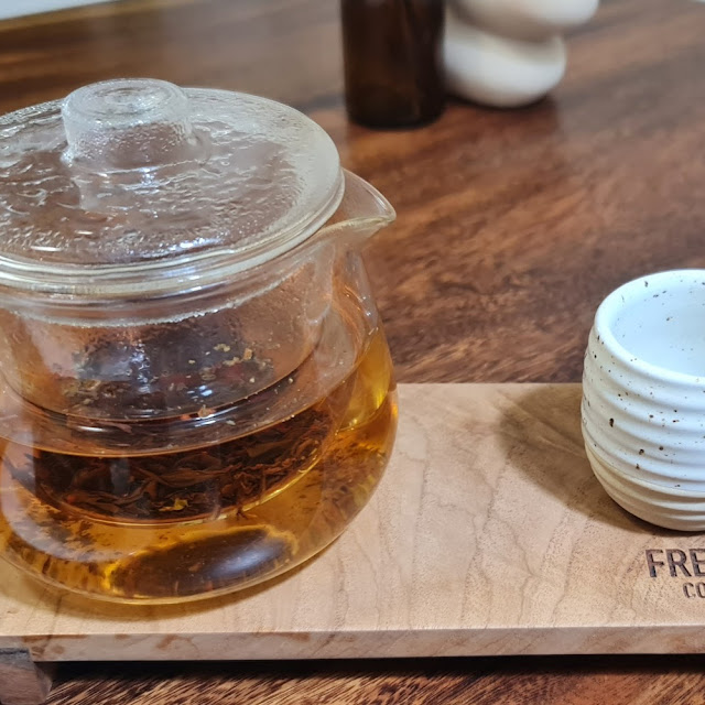 Cosmopolitan Tea