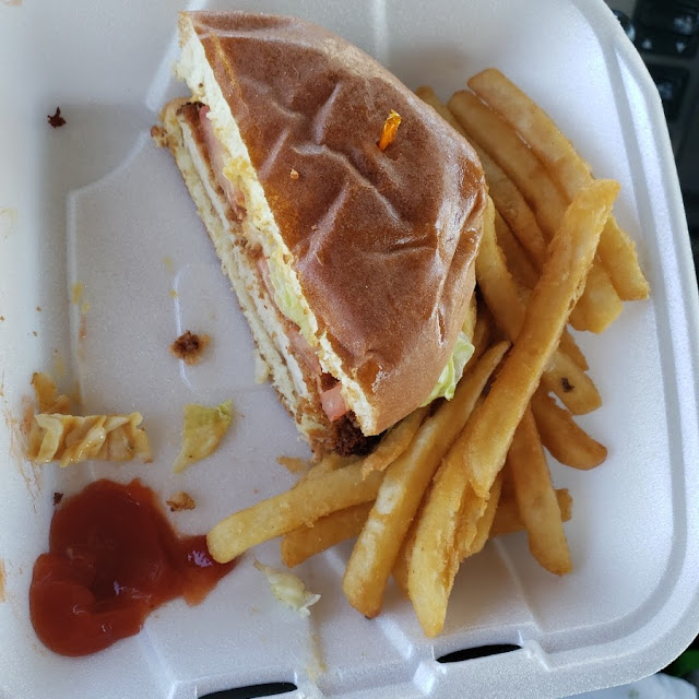Chicken Sandwich Combow French Fries and Drink