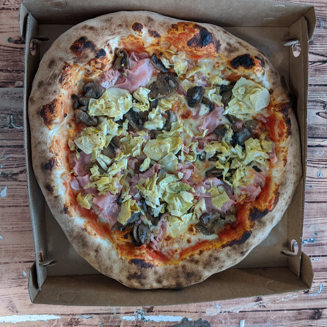 Pizza Capricciosa Con Impasto Napoletano
