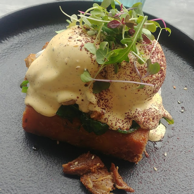 Pulled Lamb Benny