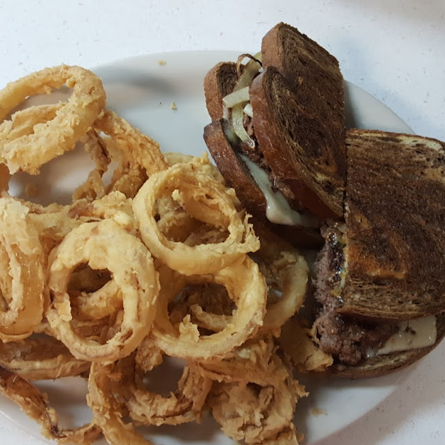 Onion Rings and Pattymelt
