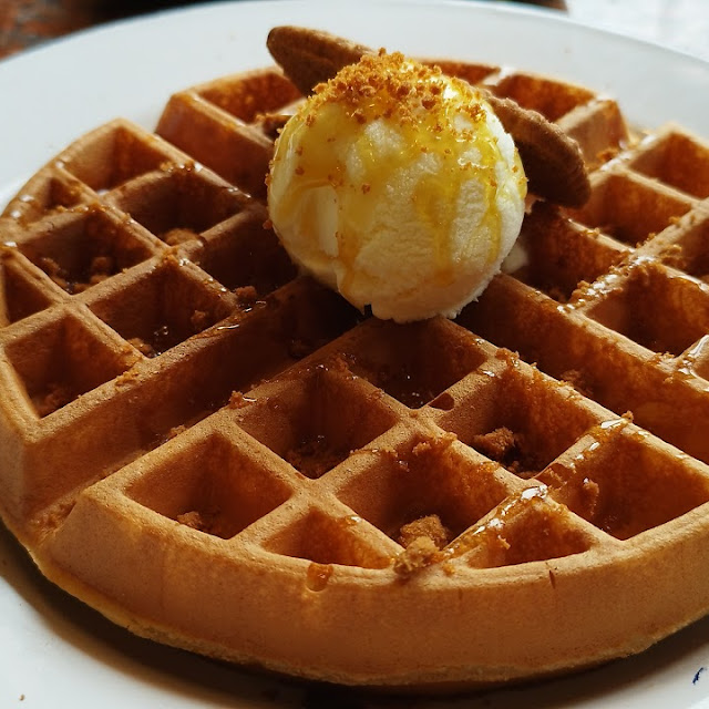 Waffle Apple Cinamon