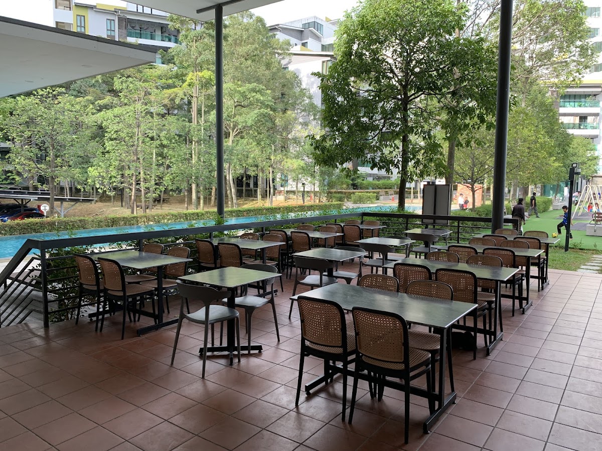 FusionHub: Arabic & Western Restaurant Cyberjaya