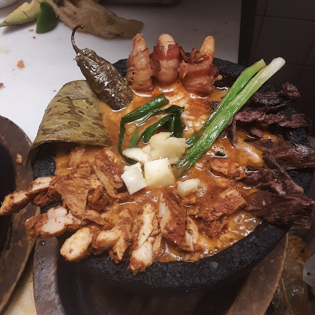 Molcajete Loco