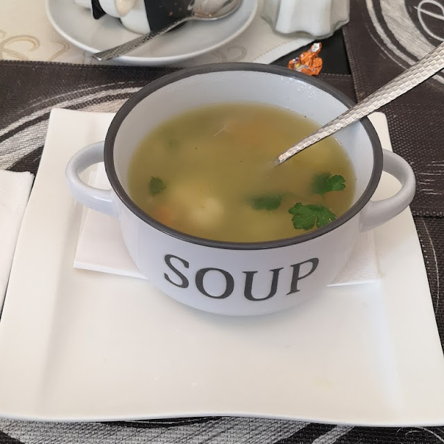 Hühnersuppe