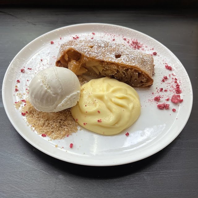 Apfelstrudel