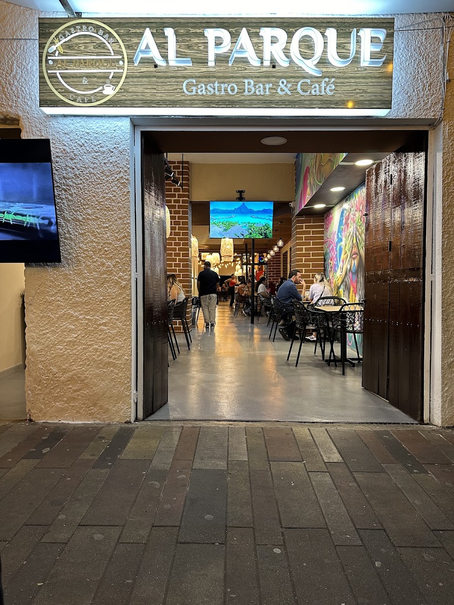 Gastro bar y Café al Parque