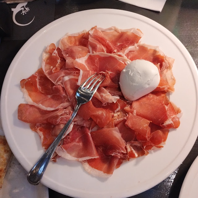 Prosciutto Crudo Con Mozzarella Di Bufala