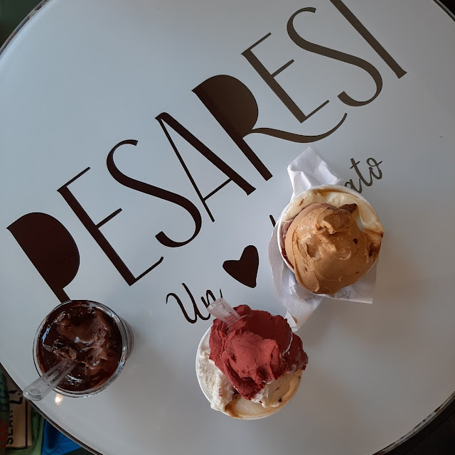 Bicchiere Di Gelato E Coppette Medie