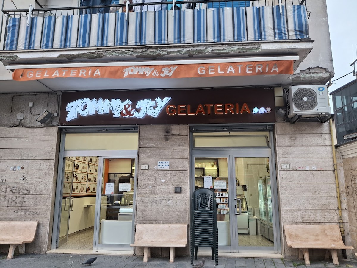 Gelateria Tommy & Jey