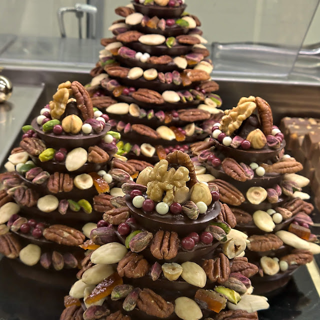 Albero Di Natale Farcito Con Base Cacao Valrhona