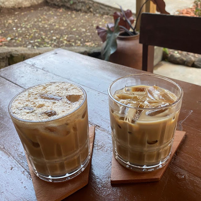 Selaras & Vanilla Latte