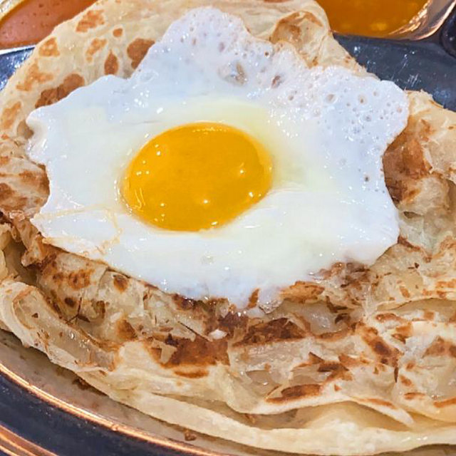 Roti Canai Telur Goyang