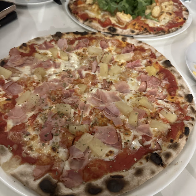 Hawaiian Pizza