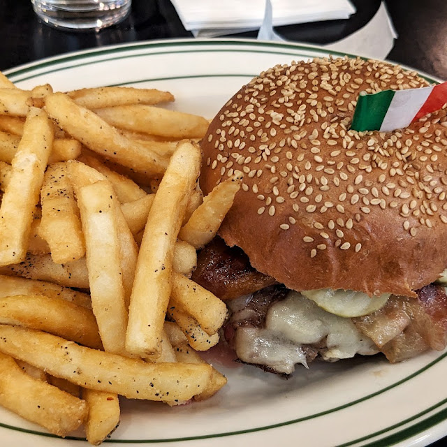 Good Luck Burger
