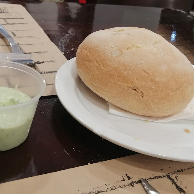 Pan Con Alioli