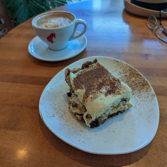 Tiramisu Cake