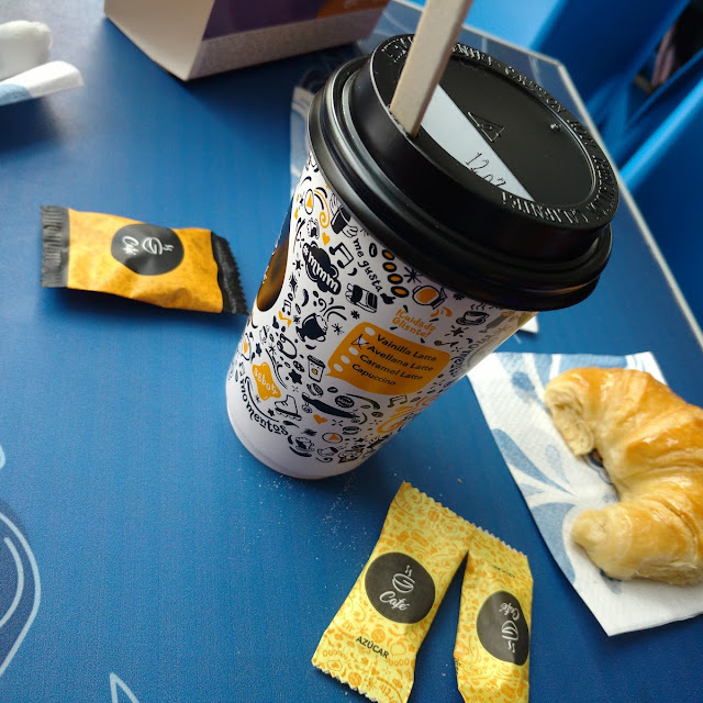 Café Con Medialunas