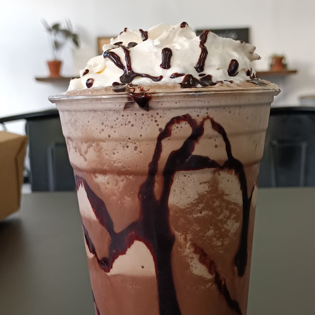 Large Nutella Mocha & Expresso from Guante Cafe