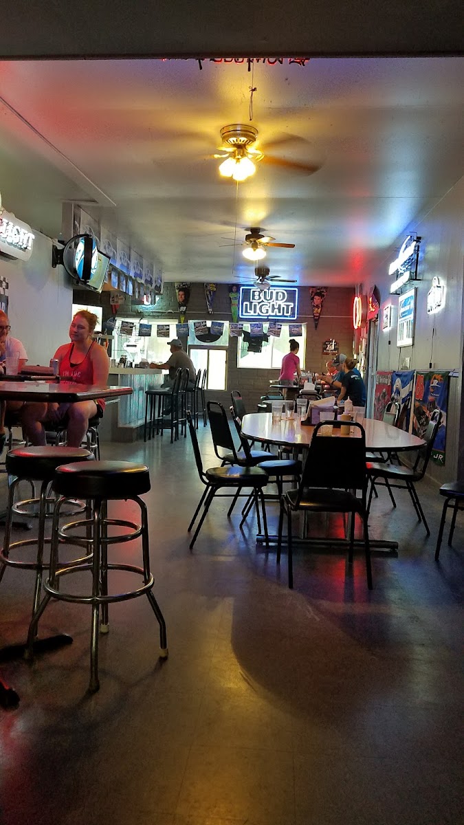 Gug’s Bar & Grill