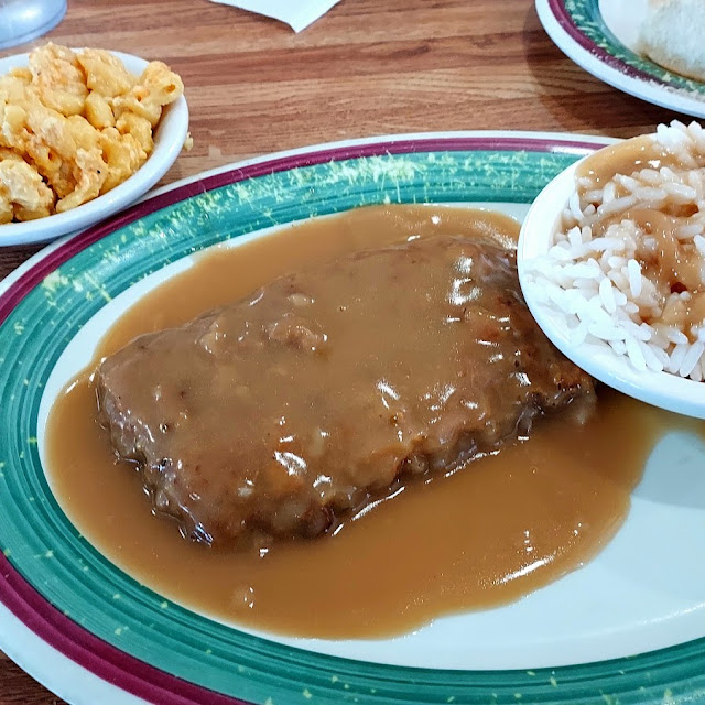 Cubed Steak with Rice and Gravy Mac-N-Cheese