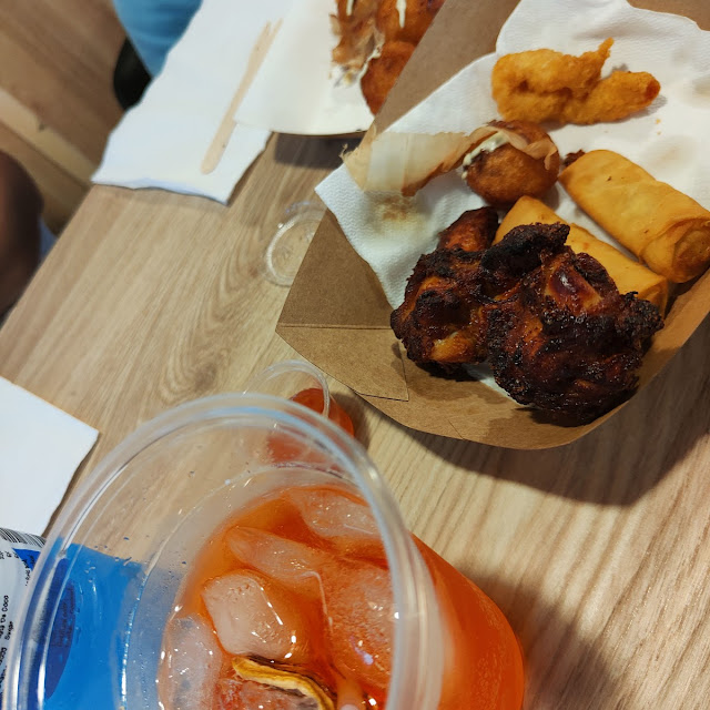 Aperitivo Alcolico Con Frittura Mista