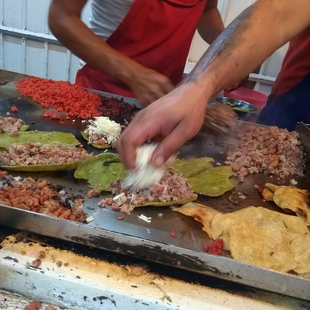 Nopal Relleno de Suadero
