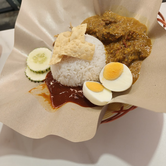 500a Traditional Nasi Lemak with Fried Chicken