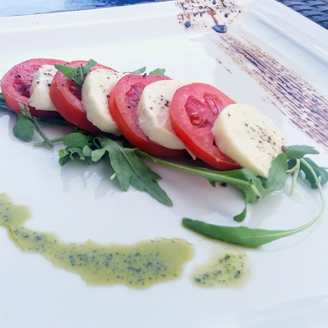 Bocconcini with Slice Tomato