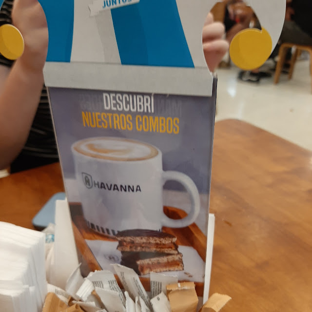 Cortado Doble Y Alfajor de Nuez