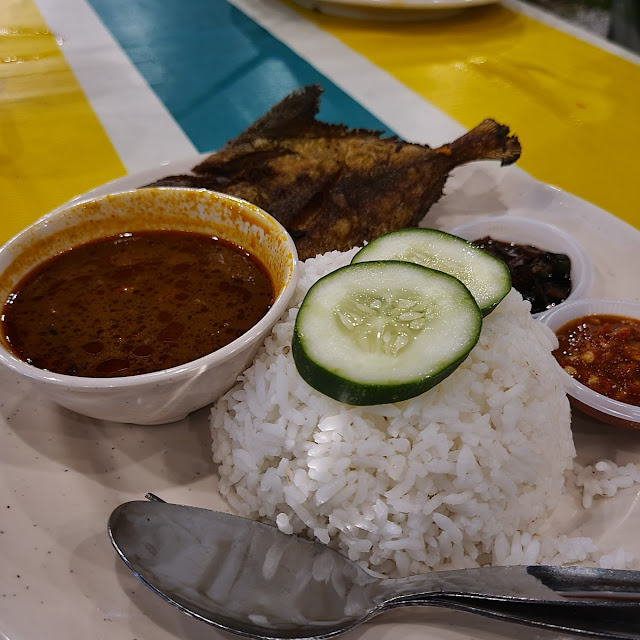 Nasi Bawal Goreng