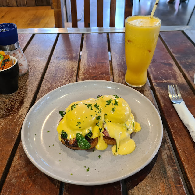 Eggs Benedict
