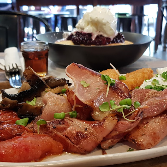 Big Breakfast