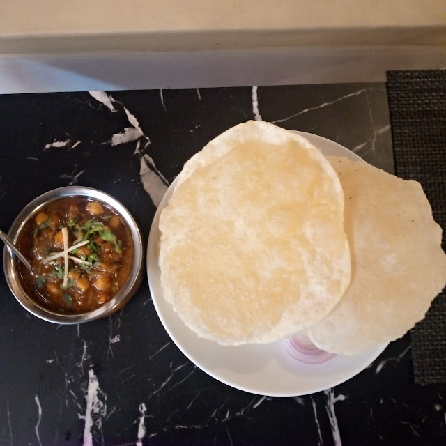 Chola Bhatura