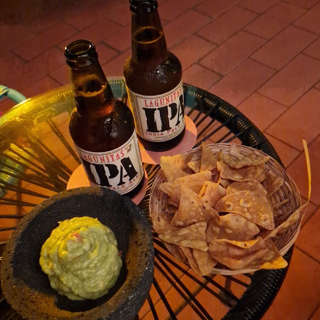 Lagunitas & Nachos Con Guacamole