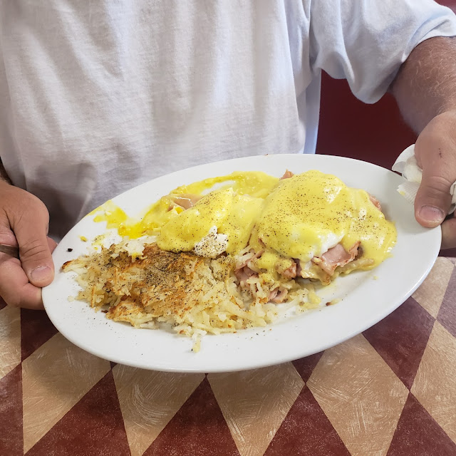 Eggs Benedict