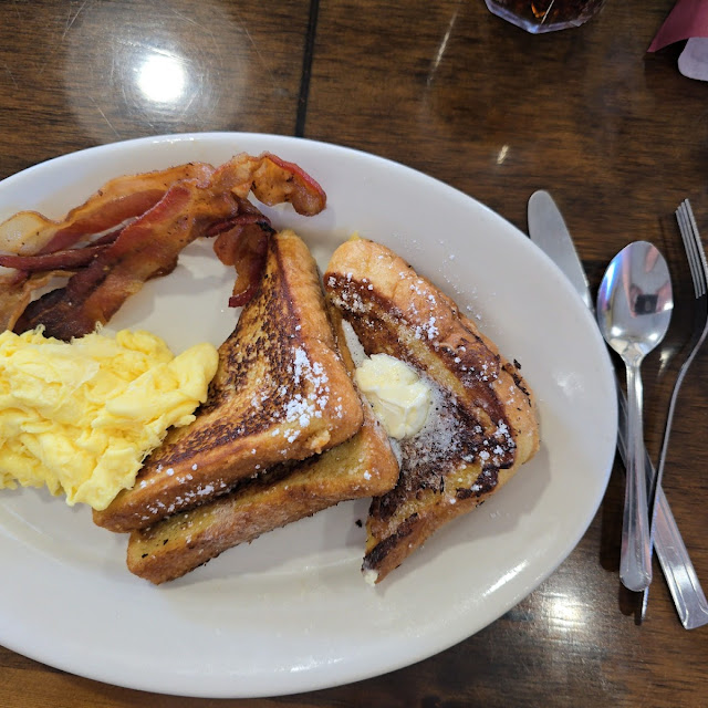 French Toast Eggs and Bacon 2